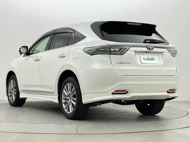 トヨタ ハリアー プレミアム 新潟県 2017(平29)年 2.4万km ホワイトパールクリスタルシャイン レーンキープアシスト/純正エアロ/純正ナビ/　（フルセグTV/BT/CD/DVD/AM/FM）/バックカメラ/パワーバックドア/クルーズコントロール/LEDオートライト/革シート/パワーシート/シートメモリー/純正18インチアルミホイール/ステアリングスイッチ/アイドリングストップ/スマートキー/ビルトインETC