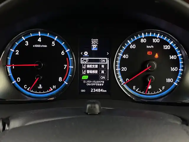 トヨタ ハリアー プレミアム 新潟県 2017(平29)年 2.4万km ホワイトパールクリスタルシャイン レーンキープアシスト/純正エアロ/純正ナビ/　（フルセグTV/BT/CD/DVD/AM/FM）/バックカメラ/パワーバックドア/クルーズコントロール/LEDオートライト/革シート/パワーシート/シートメモリー/純正18インチアルミホイール/ステアリングスイッチ/アイドリングストップ/スマートキー/ビルトインETC