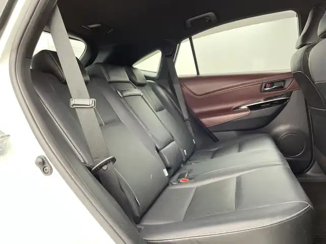 トヨタ ハリアー プレミアム 新潟県 2017(平29)年 2.4万km ホワイトパールクリスタルシャイン レーンキープアシスト/純正エアロ/純正ナビ/　（フルセグTV/BT/CD/DVD/AM/FM）/バックカメラ/パワーバックドア/クルーズコントロール/LEDオートライト/革シート/パワーシート/シートメモリー/純正18インチアルミホイール/ステアリングスイッチ/アイドリングストップ/スマートキー/ビルトインETC