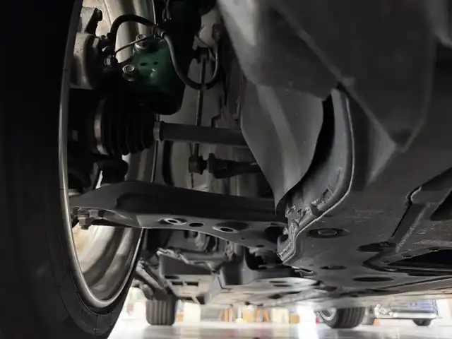トヨタ ハリアー Z レザーパッケージ 三重県 2023(令5)年 2.3万km プラチナホワイトパールマイカ ガソリン/FF/MTモード付フロアCVT/純正12.3インチナビ/（AM/FM/TV/Bluetooth/USB/iPod/CarPlay/AndroidAuto/Miracast）/【OP】パノラミックビューモニター（床下透過表示機能付）/モデリスタエアロ（F/S/R下）/JBLプレミアムサウンドシステム（9スピーカー＆アンプ）/ドライブレコーダー 前後/ETC2.0/Toyota Safety Sense/●プリクラッシュセーフティ/●レーントレーシングアシスト/●レーダークルコン/●アダプティブハイビーム/●ロードサインアシスト/・ドライバー異常時対応システム/・発進遅れ告知/・ブラインドスポットモニター/・パーキングサポートブレーキ（前後静止物、後方接近車両）/など/装備/・デジタルインナーミラー（前後録画機能付）/・カラーHUD/・ハンズフリーパワーバックドア/・本革シート（黒）/・冷暖シート（D/N）/・ステアリングヒーター/・パワーシート（Dメモリー付8way（4wayランバーサポート付）/N4way）/・オートワイパー/・WORKアルミホイール『LANVEC LM7』20in×9J＋35/・TEIN 全調式車高調『FLEX Z』/・ガナドール 4本出しマフラー GVE-048MPO/など