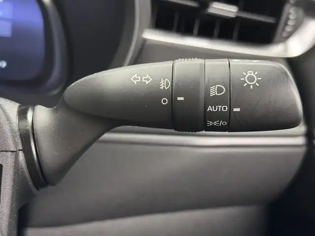 トヨタ ハリアー Z レザーパッケージ 三重県 2023(令5)年 2.3万km プラチナホワイトパールマイカ ガソリン/FF/MTモード付フロアCVT/純正12.3インチナビ/（AM/FM/TV/Bluetooth/USB/iPod/CarPlay/AndroidAuto/Miracast）/【OP】パノラミックビューモニター（床下透過表示機能付）/モデリスタエアロ（F/S/R下）/JBLプレミアムサウンドシステム（9スピーカー＆アンプ）/ドライブレコーダー 前後/ETC2.0/Toyota Safety Sense/●プリクラッシュセーフティ/●レーントレーシングアシスト/●レーダークルコン/●アダプティブハイビーム/●ロードサインアシスト/・ドライバー異常時対応システム/・発進遅れ告知/・ブラインドスポットモニター/・パーキングサポートブレーキ（前後静止物、後方接近車両）/など/装備/・デジタルインナーミラー（前後録画機能付）/・カラーHUD/・ハンズフリーパワーバックドア/・本革シート（黒）/・冷暖シート（D/N）/・ステアリングヒーター/・パワーシート（Dメモリー付8way（4wayランバーサポート付）/N4way）/・オートワイパー/・WORKアルミホイール『LANVEC LM7』20in×9J＋35/・TEIN 全調式車高調『FLEX Z』/・ガナドール 4本出しマフラー GVE-048MPO/など