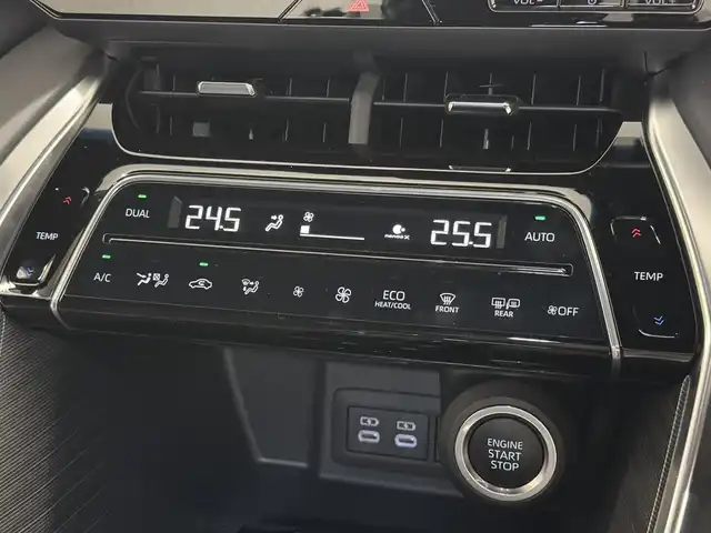 トヨタ ハリアー Z レザーパッケージ 三重県 2023(令5)年 2.3万km プラチナホワイトパールマイカ ガソリン/FF/MTモード付フロアCVT/純正12.3インチナビ/（AM/FM/TV/Bluetooth/USB/iPod/CarPlay/AndroidAuto/Miracast）/【OP】パノラミックビューモニター（床下透過表示機能付）/モデリスタエアロ（F/S/R下）/JBLプレミアムサウンドシステム（9スピーカー＆アンプ）/ドライブレコーダー 前後/ETC2.0/Toyota Safety Sense/●プリクラッシュセーフティ/●レーントレーシングアシスト/●レーダークルコン/●アダプティブハイビーム/●ロードサインアシスト/・ドライバー異常時対応システム/・発進遅れ告知/・ブラインドスポットモニター/・パーキングサポートブレーキ（前後静止物、後方接近車両）/など/装備/・デジタルインナーミラー（前後録画機能付）/・カラーHUD/・ハンズフリーパワーバックドア/・本革シート（黒）/・冷暖シート（D/N）/・ステアリングヒーター/・パワーシート（Dメモリー付8way（4wayランバーサポート付）/N4way）/・オートワイパー/・WORKアルミホイール『LANVEC LM7』20in×9J＋35/・TEIN 全調式車高調『FLEX Z』/・ガナドール 4本出しマフラー GVE-048MPO/など