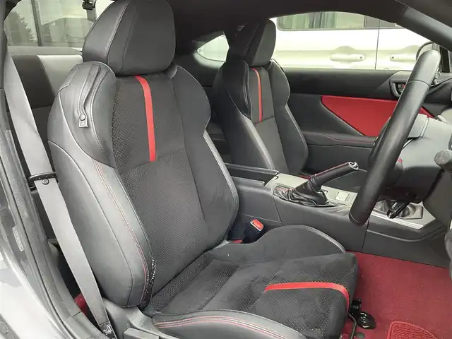 トヨタ ＧＲ８６ RZ 長野県 2024(令6)年 2万km マグネタイトグレーメタリック トヨタセーフティセンス/パイオニアメモリナビ（AVIC-RW812）/FM・AM・DVD・CD・フルセグテレビ/Bluetooth Audio/バックカメラ/純正18インチアルミホイール/レーダークルーズコントロール/前後ドライブレコーダー/ステアリングスイッチ/コーナーセンサー/シートヒーター/ミラーヒーター/柿本マフラー/純正マフラー車載/LEDヘッドライト/オートライト/プッシュスタート/スマートキー/ETC/取扱説明書/保証書