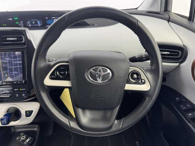トヨタ プリウス S 愛知県 2016(平28)年 4.2万km ホワイトパールクリスタルシャイン モデリスタエアロ　/社外９インチナビ（ALPINE）/（ＴＶ／ＢＴ／ＣＤ／ＤＶＤ）　/バックモニター　/コーナーセンサー　/ドライブレコーダー　/社外ＡＷ（LEONIS）/ＥＴＣ　/電動格納ミラー　/ステアリングスイッチ