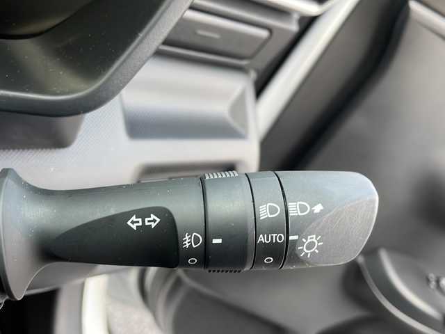 トヨタ ライズ Z 岐阜県 2023(令5)年 0.6万km シャイニングホワイトパール 登録時走行距離5640km/社外SDナビ/フルセグTV/バックカメラ/ドライブレコーダー/シートヒーター/MT付きAT/社外フロアマット/純正アルミホイール/ワンオーナー/禁煙車/プッシュスタート/スマートキー/スペアキー/クルーズコントロール/ETC/USB/Blue tooth/ABS/横滑り防止装置/コーナーセンサー/レーンキープアシスト/盗難防止装置/オートライト/オートマチックハイビーム/LEDヘッドライト/エアバッグ/衝突被害軽減システム/カーテンエアバッグ