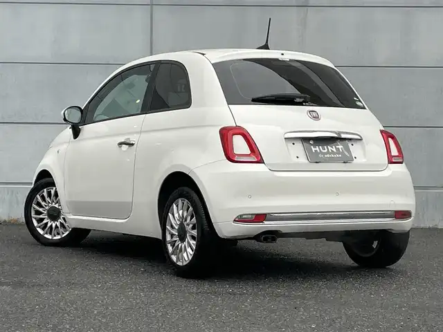 フィアット ５００ ツインエア ラウンジ 千葉県 2021(令3)年 3.1万km ボサノバホワイト ガラスルーフ/BeatsAudioプレミアムサウンド/純正ディスプレイオーディオ/・BT/USB/ラジオ/バックカメラ/ステアリングスイッチ/MTモード/ETC/HIDヘッドライト/フォグライト/キーレスエントリー/純正フロアマット/純正15インチAW