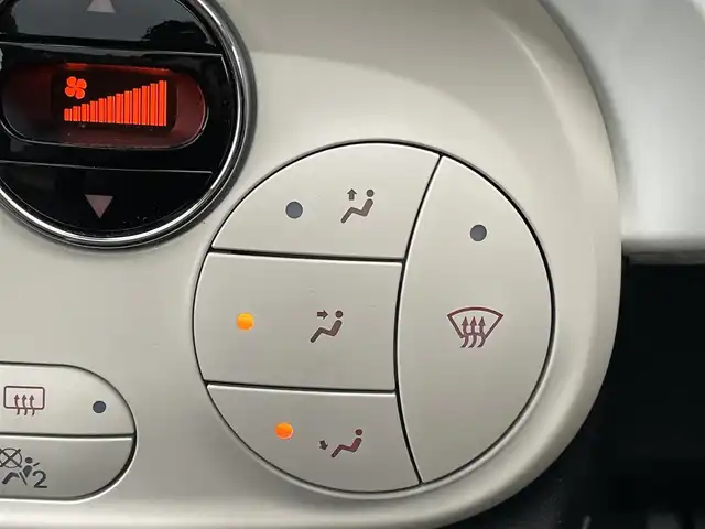 フィアット ５００ ツインエア ラウンジ 千葉県 2021(令3)年 3.1万km ボサノバホワイト ガラスルーフ/BeatsAudioプレミアムサウンド/純正ディスプレイオーディオ/・BT/USB/ラジオ/バックカメラ/ステアリングスイッチ/MTモード/ETC/HIDヘッドライト/フォグライト/キーレスエントリー/純正フロアマット/純正15インチAW