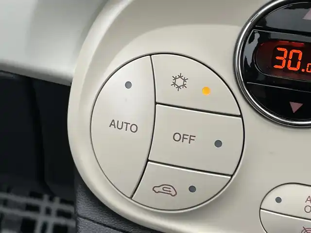 フィアット ５００ ツインエア ラウンジ 千葉県 2021(令3)年 3.1万km ボサノバホワイト ガラスルーフ/BeatsAudioプレミアムサウンド/純正ディスプレイオーディオ/・BT/USB/ラジオ/バックカメラ/ステアリングスイッチ/MTモード/ETC/HIDヘッドライト/フォグライト/キーレスエントリー/純正フロアマット/純正15インチAW