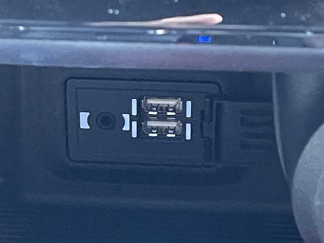 トヨタ ハリアー G 滋賀県 2021(令3)年 4.4万km ブラック 9インチ純正ディスプレイオーディオ/バックカメラ/デジタルインナーミラー/ハーフレザーシート/パワーシート/リアパワーゲート/ブラインドスポットモニター/オートハイビーム/ＬＥＤヘッドライト/前後ドライブレコーダー/ビルトインＥＴＣ/ＭＴモード付ＡＴ