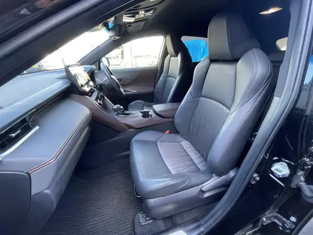 トヨタ ハリアー G 滋賀県 2021(令3)年 4.4万km ブラック 9インチ純正ディスプレイオーディオ/バックカメラ/デジタルインナーミラー/ハーフレザーシート/パワーシート/リアパワーゲート/ブラインドスポットモニター/オートハイビーム/ＬＥＤヘッドライト/前後ドライブレコーダー/ビルトインＥＴＣ/ＭＴモード付ＡＴ