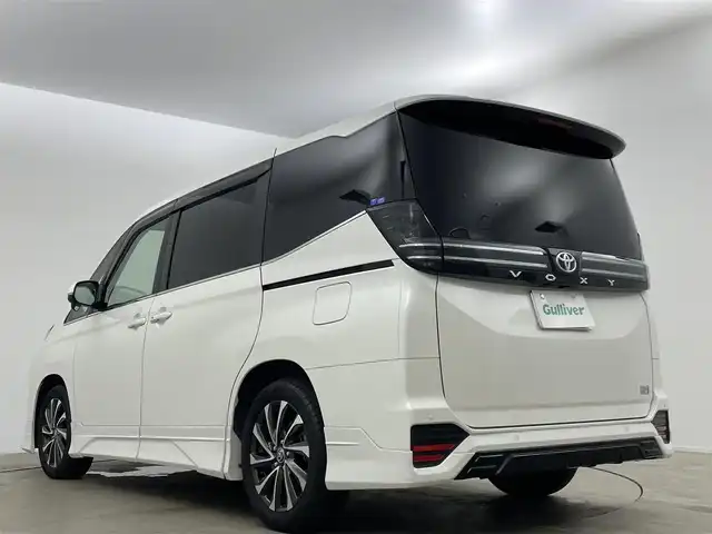 トヨタ ヴォクシー ハイブリッド S－Z 岡山県 2024(令6)年 0.8万km ホワイトパールクリスタルシャイン 純正１０．５インチナビ　ＧＲエアロ　衝突軽減ブレーキ　レーダークルーズコントロール　両側パワースライドドア　ビルトインＥＴＣ２．０　シートヒーター　ＬＥＤヘッドライト　バックカメラ　コーナーセンサー