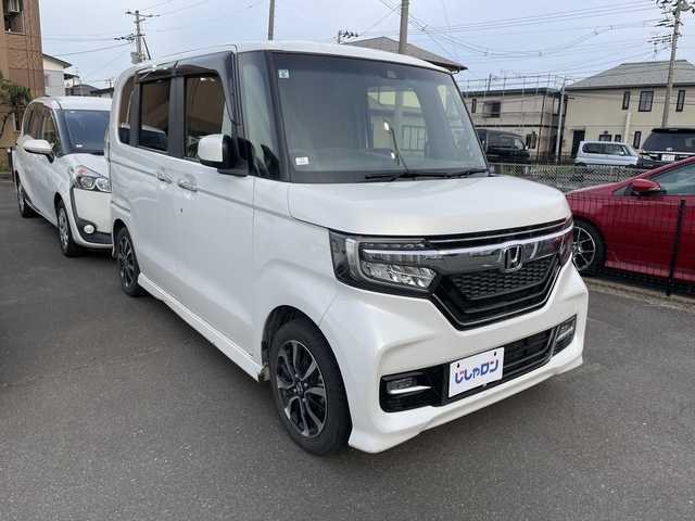 ホンダ Ｎ ＢＯＸ 宮城県 2019(令1)年 13.4万km プラチナホワイトパール (株)IDOMが運営する【じしゃロン仙台店】の自社ローン専用車両になりますこちらは現金またはオートローンご利用時の価格です。自社ローンご希望の方は別途その旨お申付け下さい/ホンダセンシング/LEDヘッドライト/左側パワスラ/バックカメラ
