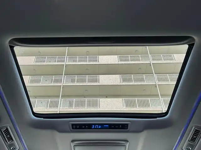 トヨタ アルファード S Cパッケージ 大阪府 2023(令5)年 3.2万km ブラック ワンオーナー/ツインムーンルーフ/モデリスタエアロキット/フロントシグネチャーイルミ/ブラインドスポットモニター/パーキングサポートブレーキ/デジタルインナーミラー/純正9インチデイスプレイオーディオ/・ナビキットあり/・AM/FM/BT/HDMI/Apple car Play/12/3インチ純正後席用モニター/バックカメラ/トヨタセーフティーセンス/・プリクラッシュセーフティー/・レーントレーシングアシスト/・レーダークルーズコントロール/・ロードサインアシスト/・アダプティブハイビームシステム/・オートマチックハイビーム/電動リアゲート/黒革シート/D席メモリ付きパワーシート/D/Nパワーシート/シートヒーター/ベンチレーション/ステアリングヒーター/電子パーキング/HOLD/ドラレコ前後（ZDR－035）/ユピテルレーダー探知機/ETC2.0/純正18インチアルミホイール/取扱説明書/保証書