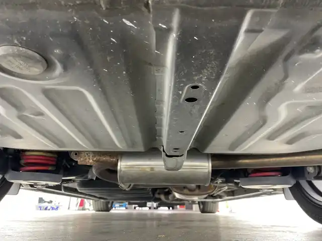 トヨタ ヴォクシー ZS 愛知県 2014(平26)年 10.6万km ブラック 純正7インチナビ/（CD/DVD/Bluetooth/ワンセグTV）/フリップダウンモニター/バックカメラ/シルクブレイズエアロ/ETC/ドライブレコーダー/両側パワースライドドア/18インチアルミホイール/社外シートカバー/プッシュスタート/スマートキー/オートエアコン/オートライト
