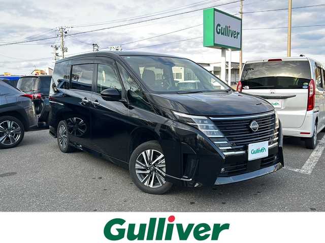 日産 セレナ ハイウェイスター V 青森県 2023(令5)年 3.6万km ダイヤモンドブラック ４WD/純正メモリナビ/（BT／AM／FM／DVD）/全周囲方位カメラ/フルセグTV/ステアリングスイッチ/ステアリングヒーター/パドルシフト/置くだけ充電/シートヒーター（全席）/両側電動スライドドア/LEDヘッドライト/オートマチックハイビーム/衝突軽減システム/アイドリングストップ/クルーズコントロール/カーテンエアバッグ/ビルトインETC/スペアキー/保証書/取り扱い説明書