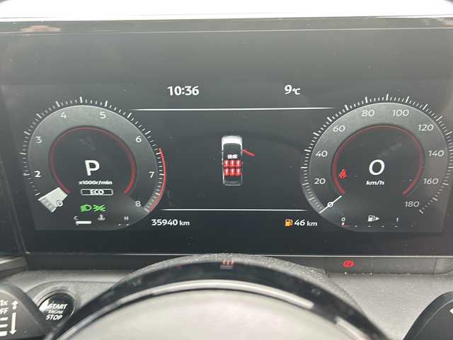 日産 セレナ ハイウェイスター V 青森県 2023(令5)年 3.6万km ダイヤモンドブラック ４WD/純正メモリナビ/（BT／AM／FM／DVD）/全周囲方位カメラ/フルセグTV/ステアリングスイッチ/ステアリングヒーター/パドルシフト/置くだけ充電/シートヒーター（全席）/両側電動スライドドア/LEDヘッドライト/オートマチックハイビーム/衝突軽減システム/アイドリングストップ/クルーズコントロール/カーテンエアバッグ/ビルトインETC/スペアキー/保証書/取り扱い説明書