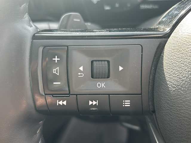 日産 セレナ ハイウェイスター V 青森県 2023(令5)年 3.6万km ダイヤモンドブラック ４WD/純正メモリナビ/（BT／AM／FM／DVD）/全周囲方位カメラ/フルセグTV/ステアリングスイッチ/ステアリングヒーター/パドルシフト/置くだけ充電/シートヒーター（全席）/両側電動スライドドア/LEDヘッドライト/オートマチックハイビーム/衝突軽減システム/アイドリングストップ/クルーズコントロール/カーテンエアバッグ/ビルトインETC/スペアキー/保証書/取り扱い説明書