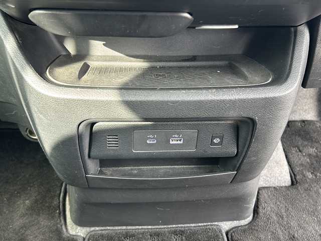 日産 セレナ ハイウェイスター V 青森県 2023(令5)年 3.6万km ダイヤモンドブラック ４WD/純正メモリナビ/（BT／AM／FM／DVD）/全周囲方位カメラ/フルセグTV/ステアリングスイッチ/ステアリングヒーター/パドルシフト/置くだけ充電/シートヒーター（全席）/両側電動スライドドア/LEDヘッドライト/オートマチックハイビーム/衝突軽減システム/アイドリングストップ/クルーズコントロール/カーテンエアバッグ/ビルトインETC/スペアキー/保証書/取り扱い説明書