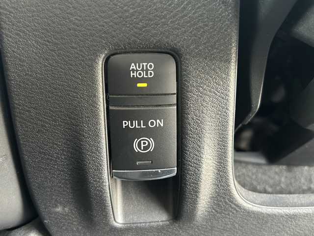 日産 セレナ ハイウェイスター V 青森県 2023(令5)年 3.6万km ダイヤモンドブラック ４WD/純正メモリナビ/（BT／AM／FM／DVD）/全周囲方位カメラ/フルセグTV/ステアリングスイッチ/ステアリングヒーター/パドルシフト/置くだけ充電/シートヒーター（全席）/両側電動スライドドア/LEDヘッドライト/オートマチックハイビーム/衝突軽減システム/アイドリングストップ/クルーズコントロール/カーテンエアバッグ/ビルトインETC/スペアキー/保証書/取り扱い説明書