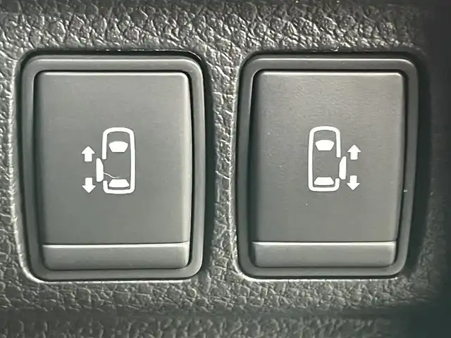 日産 エルグランド 250HWS S アーバンクロム 岡山県 2019(令1)年 7万km ブリリアントホワイトパール 純正10インチナビ /(CD/DVD/フルセグ/BT)/型式：MM519D-L/純正11インチフリップダウンモニター /両側電動スライド /レーダークルーズコントロール /LEDヘッドライト /フォグランプ/オートハイビーム/ビルトインETC /バックカメラ /衝突軽減ブレーキ/前後コーナーセンサー/純正ドライブレコーダー（前）/社外レーダー/社外ツィーター/純正フロアマット/純正アルミホイール/新車保証書/取扱説明書