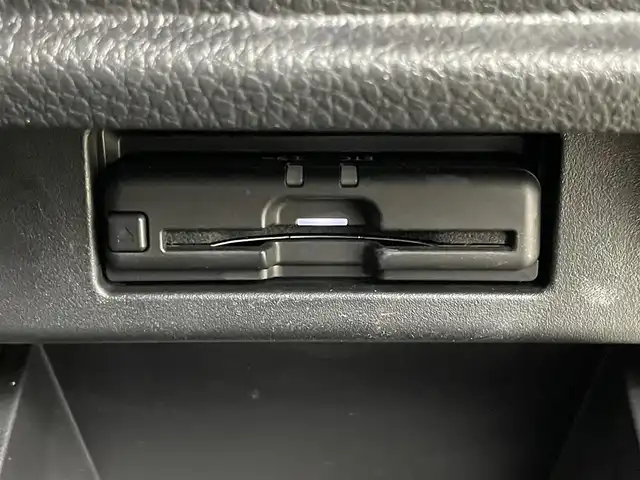 日産 エルグランド 250HWS S アーバンクロム 岡山県 2019(令1)年 7万km ブリリアントホワイトパール 純正10インチナビ /(CD/DVD/フルセグ/BT)/型式：MM519D-L/純正11インチフリップダウンモニター /両側電動スライド /レーダークルーズコントロール /LEDヘッドライト /フォグランプ/オートハイビーム/ビルトインETC /バックカメラ /衝突軽減ブレーキ/前後コーナーセンサー/純正ドライブレコーダー（前）/社外レーダー/社外ツィーター/純正フロアマット/純正アルミホイール/新車保証書/取扱説明書