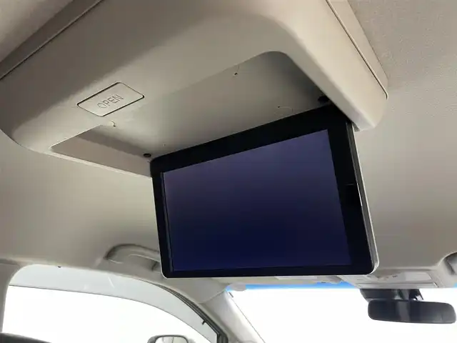 日産 エルグランド 250HWS S アーバンクロム 岡山県 2019(令1)年 7万km ブリリアントホワイトパール 純正10インチナビ /(CD/DVD/フルセグ/BT)/型式：MM519D-L/純正11インチフリップダウンモニター /両側電動スライド /レーダークルーズコントロール /LEDヘッドライト /フォグランプ/オートハイビーム/ビルトインETC /バックカメラ /衝突軽減ブレーキ/前後コーナーセンサー/純正ドライブレコーダー（前）/社外レーダー/社外ツィーター/純正フロアマット/純正アルミホイール/新車保証書/取扱説明書