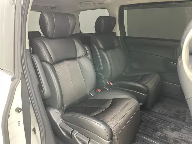 日産 エルグランド 250HWS S アーバンクロム 岡山県 2019(令1)年 7万km ブリリアントホワイトパール 純正10インチナビ /(CD/DVD/フルセグ/BT)/型式：MM519D-L/純正11インチフリップダウンモニター /両側電動スライド /レーダークルーズコントロール /LEDヘッドライト /フォグランプ/オートハイビーム/ビルトインETC /バックカメラ /衝突軽減ブレーキ/前後コーナーセンサー/純正ドライブレコーダー（前）/社外レーダー/社外ツィーター/純正フロアマット/純正アルミホイール/新車保証書/取扱説明書