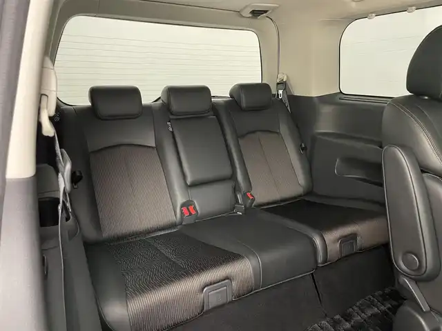 日産 エルグランド 250HWS S アーバンクロム 岡山県 2019(令1)年 7万km ブリリアントホワイトパール 純正10インチナビ /(CD/DVD/フルセグ/BT)/型式：MM519D-L/純正11インチフリップダウンモニター /両側電動スライド /レーダークルーズコントロール /LEDヘッドライト /フォグランプ/オートハイビーム/ビルトインETC /バックカメラ /衝突軽減ブレーキ/前後コーナーセンサー/純正ドライブレコーダー（前）/社外レーダー/社外ツィーター/純正フロアマット/純正アルミホイール/新車保証書/取扱説明書