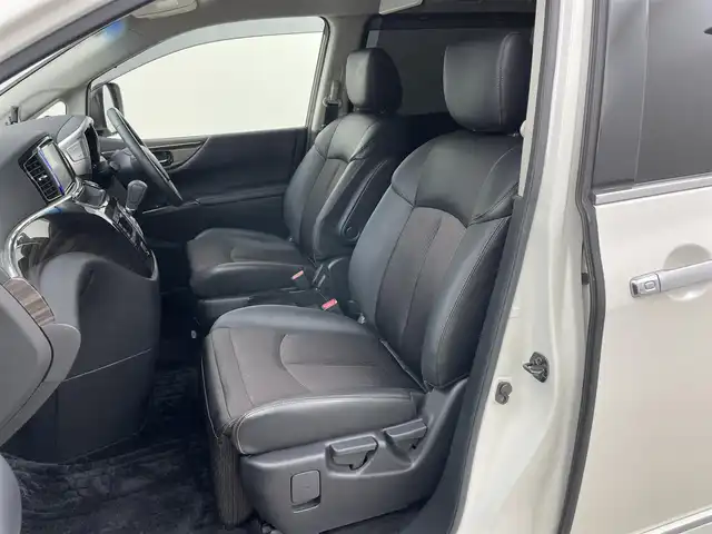 日産 エルグランド 250HWS S アーバンクロム 岡山県 2019(令1)年 7万km ブリリアントホワイトパール 純正10インチナビ /(CD/DVD/フルセグ/BT)/型式：MM519D-L/純正11インチフリップダウンモニター /両側電動スライド /レーダークルーズコントロール /LEDヘッドライト /フォグランプ/オートハイビーム/ビルトインETC /バックカメラ /衝突軽減ブレーキ/前後コーナーセンサー/純正ドライブレコーダー（前）/社外レーダー/社外ツィーター/純正フロアマット/純正アルミホイール/新車保証書/取扱説明書