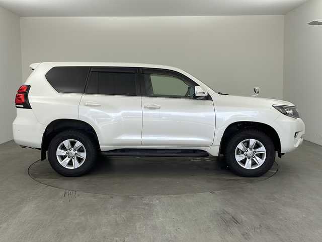 トヨタ ランドクルーザー プラド TX Lパッケージ 兵庫県 2020(令2)年 3.5万km ホワイトパールクリスタルシャイン ・純正ナビ/フルセグ/Ｂｌｕｅｔｏｏｔｈ/CD/DVD/・前後ドライブレコーダー/・レザーシート/・シートヒーター/・シートベンチレーション/・パワーシート/・トヨタセーフティセンス/・プリクラッシュセーフティ/・レーンディパーチャーアラート/・クリアランスソナー/・レーダークルーズコントロール/・ヘッドライトウォッシャー/・IDULUP/・ＬＥＤライト/・オートライト/・バックカメラ　/・スマートキー/・プッシュスタート/・ディーゼルターボ車/・純正ビルトインETC