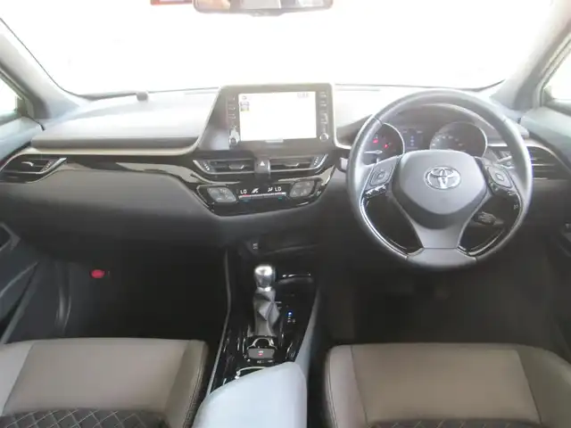 トヨタ Ｃ－ＨＲ G－T 千葉県 2020(令2)年 1.5万km ブラック/ホワイトパールクリスタルシャイン 2トーン 純正ディスプレイオーディオ(ナビ機能有)/バックカメラ/純正オーディオ【フルセグTV/BT/USB】/Toyota Safety Sense/LEDヘッドライト&LEDフォグランプ/レーダークルーズコントロール/LDA/ブラインドスポットモニター/ナビ連動ステアリングスイッチ/ハーフレザーシート/社外前後ドライブレコーダー/ビルトインETC2.0、スペアキー/取扱説明書/ナビ取扱説明書/新車時保証書/トヨタ整備記録簿(R3/5/6)