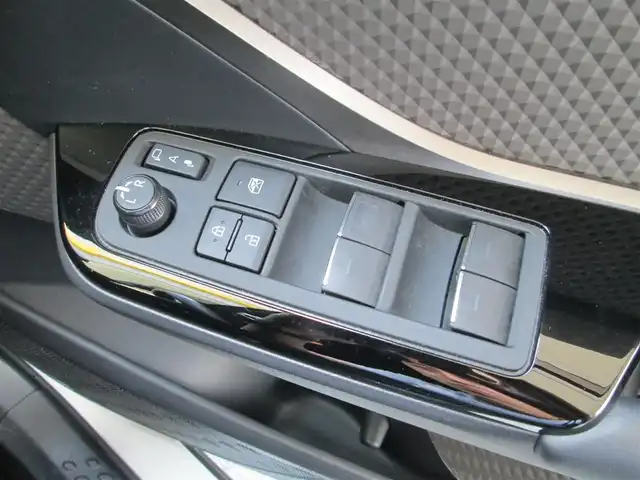 トヨタ Ｃ－ＨＲ G－T 千葉県 2020(令2)年 1.5万km ブラック/ホワイトパールクリスタルシャイン 2トーン 純正ディスプレイオーディオ(ナビ機能有)/バックカメラ/純正オーディオ【フルセグTV/BT/USB】/Toyota Safety Sense/LEDヘッドライト&LEDフォグランプ/レーダークルーズコントロール/LDA/ブラインドスポットモニター/ナビ連動ステアリングスイッチ/ハーフレザーシート/社外前後ドライブレコーダー/ビルトインETC2.0、スペアキー/取扱説明書/ナビ取扱説明書/新車時保証書/トヨタ整備記録簿(R3/5/6)