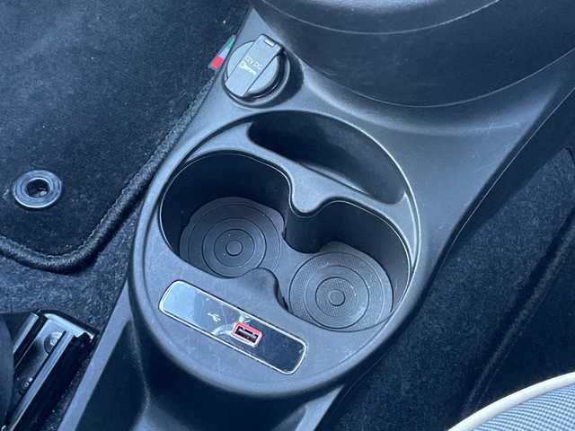 フィアット ５００ 1．2 ポップ 静岡県 2019(令1)年 4.8万km ロッソ・オフィチーナ Uコネクト（Bluetooth、USB）　/Cityモード　/ステアリングスイッチ　/革巻きステアリング　/グレンチェック柄シート/ETC　/リモコンキー　/スペアキー　/保証書　/取説