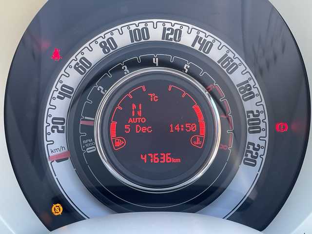 フィアット ５００ 1．2 ポップ 静岡県 2019(令1)年 4.8万km ロッソ・オフィチーナ Uコネクト（Bluetooth、USB）　/Cityモード　/ステアリングスイッチ　/革巻きステアリング　/グレンチェック柄シート/ETC　/リモコンキー　/スペアキー　/保証書　/取説