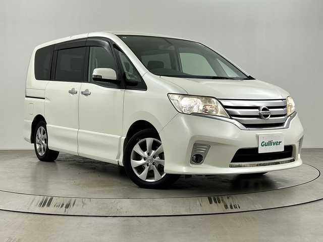 日産 セレナ ハイウェイスター 埼玉県 2011(平23)年 7万km ブリリアントホワイトパール 社外フリップダウンモニター/純正ナビ/　(Bluetooth/CD/DVD/iPod/USB/VTR/FM/AM)/フルセグテレビ/バックカメラ/ビルトインETC/両側パワースライドドア/クルーズコントロール/横滑り防止装置/オートキセノンライト/フォグランプ/プッシュスタート/ロールサンシェード/アイドリングストップ/社外フロアマット/純正16インチアルミホイール