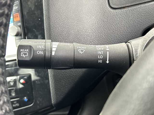 日産 セレナ ハイウェイスター 埼玉県 2011(平23)年 7万km ブリリアントホワイトパール 社外フリップダウンモニター/純正ナビ/　(Bluetooth/CD/DVD/iPod/USB/VTR/FM/AM)/フルセグテレビ/バックカメラ/ビルトインETC/両側パワースライドドア/クルーズコントロール/横滑り防止装置/オートキセノンライト/フォグランプ/プッシュスタート/ロールサンシェード/アイドリングストップ/社外フロアマット/純正16インチアルミホイール