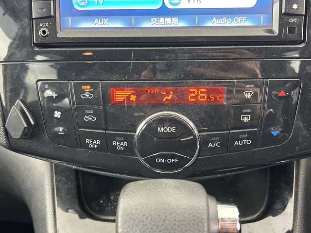 日産 セレナ ハイウェイスター 埼玉県 2011(平23)年 7万km ブリリアントホワイトパール 社外フリップダウンモニター/純正ナビ/　(Bluetooth/CD/DVD/iPod/USB/VTR/FM/AM)/フルセグテレビ/バックカメラ/ビルトインETC/両側パワースライドドア/クルーズコントロール/横滑り防止装置/オートキセノンライト/フォグランプ/プッシュスタート/ロールサンシェード/アイドリングストップ/社外フロアマット/純正16インチアルミホイール