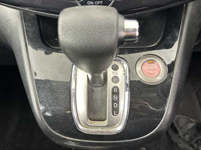 日産 セレナ ハイウェイスター 埼玉県 2011(平23)年 7万km ブリリアントホワイトパール 社外フリップダウンモニター/純正ナビ/　(Bluetooth/CD/DVD/iPod/USB/VTR/FM/AM)/フルセグテレビ/バックカメラ/ビルトインETC/両側パワースライドドア/クルーズコントロール/横滑り防止装置/オートキセノンライト/フォグランプ/プッシュスタート/ロールサンシェード/アイドリングストップ/社外フロアマット/純正16インチアルミホイール