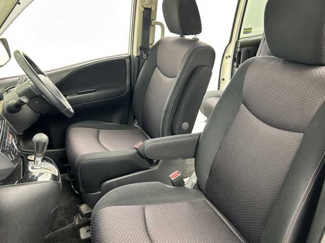 日産 セレナ ハイウェイスター 埼玉県 2011(平23)年 7万km ブリリアントホワイトパール 社外フリップダウンモニター/純正ナビ/　(Bluetooth/CD/DVD/iPod/USB/VTR/FM/AM)/フルセグテレビ/バックカメラ/ビルトインETC/両側パワースライドドア/クルーズコントロール/横滑り防止装置/オートキセノンライト/フォグランプ/プッシュスタート/ロールサンシェード/アイドリングストップ/社外フロアマット/純正16インチアルミホイール