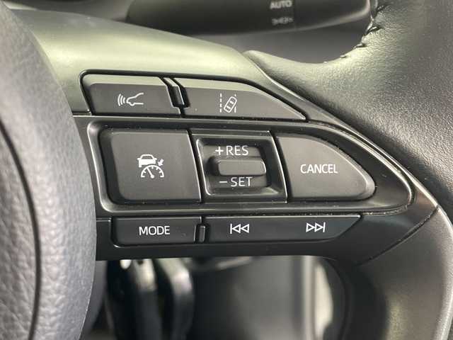 トヨタ ヤリスクロス G 愛知県 2021(令3)年 6.8万km ブラックマイカ 純正8インチディスプレイオーディオ/・Bluetooth/・フルセグテレビ/・スマートフォン接続/バックカメラ/衝突軽減ブレーキ/レーンキープアシスト/オートマチックハイビーム/前後コーナーセンサー/レーダークルーズコントロール/ビルトインETC/クリアランスソナー/電子パーキング/オートブレーキホールド