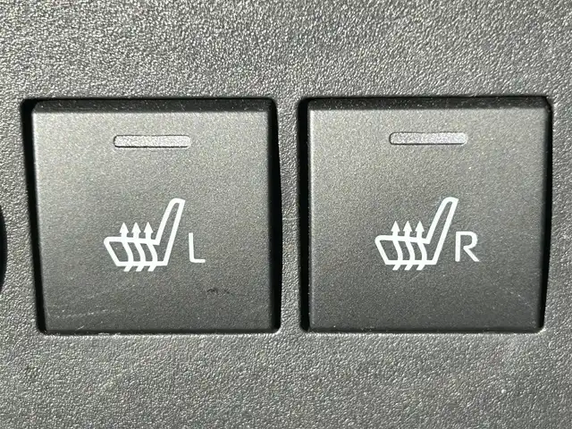 トヨタ ライズ Z 岡山県 2020(令2)年 5.8万km ブラックマイカメタリック/シャイニングホワイトパール 登録時走行距離57562km/純正ナビ：NSZT-W68T/(AM/FM/SD/DISC/TV/Bluetooth)/モデリスタエアロ/スマートアシスト/・衝突回避支援ブレーキ機能/・衝突警報機能/・車線逸脱警報機能/・誤発進抑制制御機能/・先行車発進お知らせ機能/・オートハイビーム /パノラマモニター/レーダークルーズコントロール/ブラインドスポットモニター/シートヒーター(D+N席)/スペアキー×1/ビルトインETC/ドライブレコーダー/プッシュスタート/スマートキー