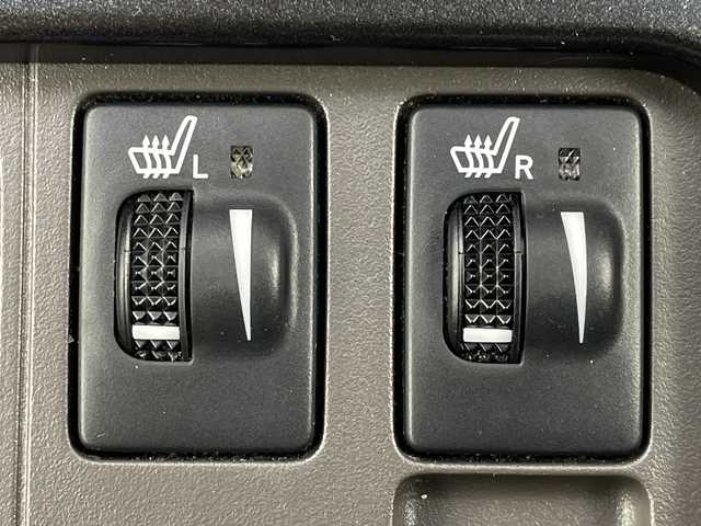 トヨタ ランドクルーザー プラド TX Lパッケージ 岐阜県 2013(平25)年 4.6万km ホワイトパールクリスタルシャイン 純正7インチナビ【NSZT-W62G】/Bluetooth/CD DVD/SD/フルセグテレビ/ベージュ内装/革巻きステアリング/ステアリングリモコン/LEDヘッドライト/オートライト/ヘッドライトウォッシャー/ワイパーデアイサー/レザーシート/シートヒーター（D/N席）/保冷機能付きコンソールボックス/スペアタイヤ/防眩ミラー/バニティランプ/横滑り防止装置/クリアランスソナー