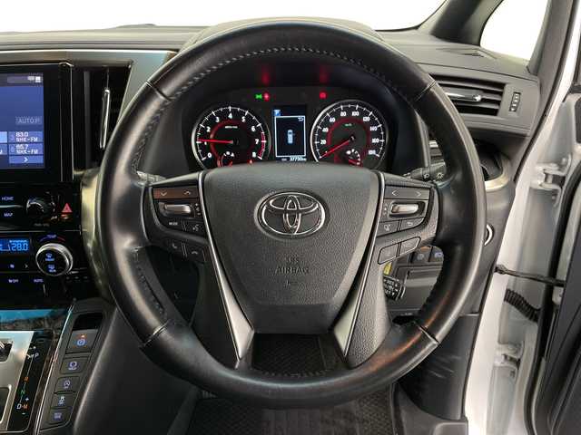 トヨタ アルファード S タイプゴールドⅡ 長野県 2021(令3)年 3.8万km ホワイトパールクリスタルシャイン 4WD/純正メモリナビ&CD&DVD&USB&BT/トヨタセーフティセンス/アダプティブクルーズコントロール/レーントレーシングアシスト/プリクラッシュセーフティ/クリアランスソナー/パーキングサポートブレーキ/ロードサインアシスト/オートマチックハイビーム/アイドリングストップ/先行車発進告知/両側パワースライドドア/パワーバックドア/ハーフレザーシート/ステアリングスイッチ/ウォークスルー/オットマン/バックカメラ/ビルトインETC/LEDヘッドライト/オートライト/フロントフォグランプ/リアフォグランプ/電動格納ミラー/ウィンカーミラー/電動ホールド/オートホールド/純正18インチAW装着/社外フロアマット/純正ドアバイザー/プッシュスタート/スマートキー