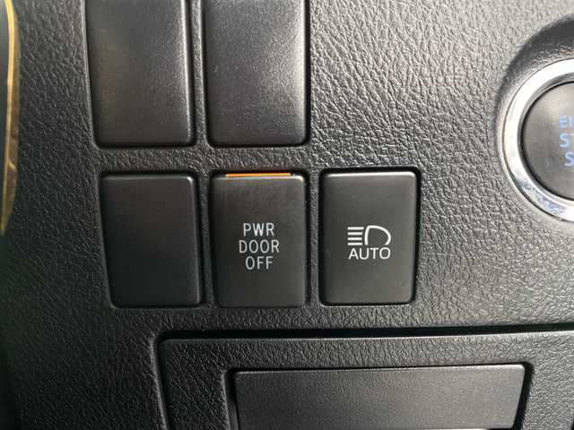 トヨタ アルファード S タイプゴールドⅡ 長野県 2021(令3)年 3.8万km ホワイトパールクリスタルシャイン 4WD/純正メモリナビ&CD&DVD&USB&BT/トヨタセーフティセンス/アダプティブクルーズコントロール/レーントレーシングアシスト/プリクラッシュセーフティ/クリアランスソナー/パーキングサポートブレーキ/ロードサインアシスト/オートマチックハイビーム/アイドリングストップ/先行車発進告知/両側パワースライドドア/パワーバックドア/ハーフレザーシート/ステアリングスイッチ/ウォークスルー/オットマン/バックカメラ/ビルトインETC/LEDヘッドライト/オートライト/フロントフォグランプ/リアフォグランプ/電動格納ミラー/ウィンカーミラー/電動ホールド/オートホールド/純正18インチAW装着/社外フロアマット/純正ドアバイザー/プッシュスタート/スマートキー