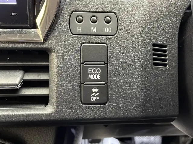 トヨタ ヴォクシー V 岩手県 2016(平28)年 8万km ブラック ワンオーナー/４WD/寒冷地仕様/ALPINE後席モニター/ALPINEビッグX10インチナビ/両側パワースライドドア/トヨタセーフティセンスC/プリクラッシュセーフティ/レーンディパーチャーアラート/オートマチックハイビーム/先行車発進お知らせ機能/MTモード付AT/横滑り防止装置/アイドリングストップ/ウインドシールドデアイサー/ロールサンシェード/ウォークスルー/フルセグTV/バックカメラ/ETC/リヤオートエアコン/LEDヘッドランプ/純正１５インチアルミホイール