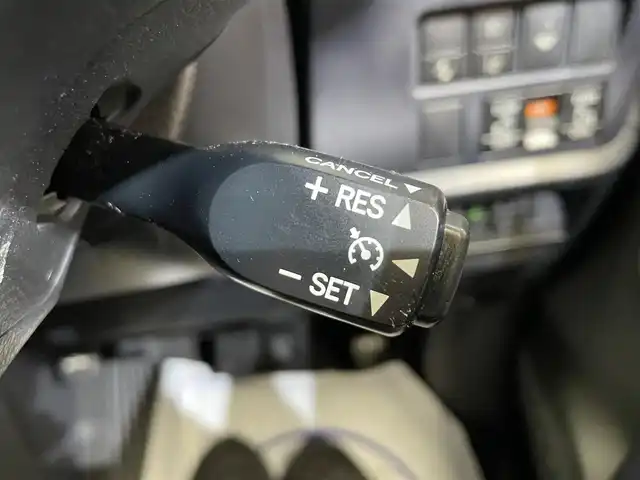 トヨタ ヴォクシー V 岩手県 2016(平28)年 8万km ブラック ワンオーナー/４WD/寒冷地仕様/ALPINE後席モニター/ALPINEビッグX10インチナビ/両側パワースライドドア/トヨタセーフティセンスC/プリクラッシュセーフティ/レーンディパーチャーアラート/オートマチックハイビーム/先行車発進お知らせ機能/MTモード付AT/横滑り防止装置/アイドリングストップ/ウインドシールドデアイサー/ロールサンシェード/ウォークスルー/フルセグTV/バックカメラ/ETC/リヤオートエアコン/LEDヘッドランプ/純正１５インチアルミホイール