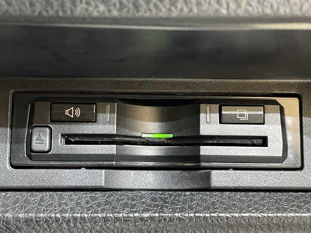 トヨタ ヴォクシー V 岩手県 2016(平28)年 8万km ブラック ワンオーナー/４WD/寒冷地仕様/ALPINE後席モニター/ALPINEビッグX10インチナビ/両側パワースライドドア/トヨタセーフティセンスC/プリクラッシュセーフティ/レーンディパーチャーアラート/オートマチックハイビーム/先行車発進お知らせ機能/MTモード付AT/横滑り防止装置/アイドリングストップ/ウインドシールドデアイサー/ロールサンシェード/ウォークスルー/フルセグTV/バックカメラ/ETC/リヤオートエアコン/LEDヘッドランプ/純正１５インチアルミホイール