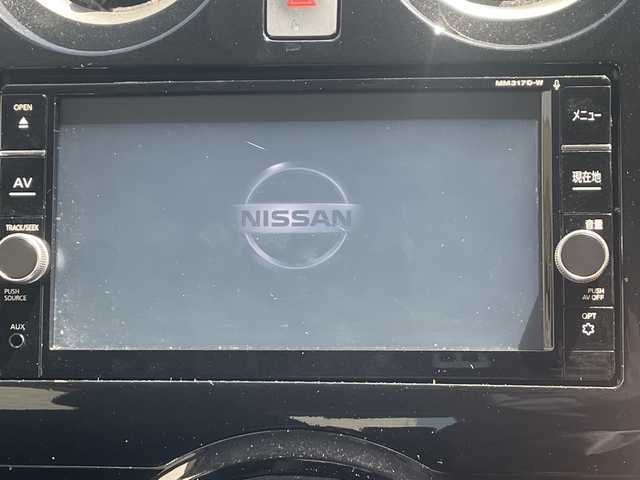 日産 ノート e－パワー X 石川県 2018(平30)年 3.8万km ブリリアントホワイトパール エマージェンシーブレーキ/純正ナビ/　　AM/FM/CD/DVD/ワンセグ/BT/アラウンドビューモニター/インテリジェンスクルーズコントロール/オートライト/インテリジェントルームミラー/レーンキープアシスト/横滑り防止装置/ドライブレコーダー/電動格納ミラー/クリアランスソナー/ステアリングスイッチ/フロアマット/ドアバイザー/スペアキー/スマートキー/ETC