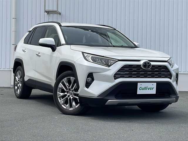 トヨタ ＲＡＶ４ G Zパッケージ 三重県 2019(令1)年 3.7万km ホワイトパールクリスタルシャイン 純正９型ナビ　フルセグＴＶ　Bluetooth対応　衝突軽減ブレーキ　レーンキープ　追従型クルーズコントロール　BSM　標識認識　デジタルインナーミラー　ビルトインETC　電動リアゲート　パワーシート　シートヒーター　ステアリングヒーター　シートメモリー　純正アルミ19インチ　オートライト　サイドエアバック　LEDヘッドライト　フォグランプ