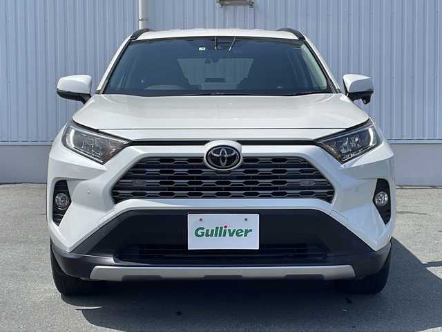 トヨタ ＲＡＶ４ G Zパッケージ 三重県 2019(令1)年 3.7万km ホワイトパールクリスタルシャイン 純正９型ナビ　フルセグＴＶ　Bluetooth対応　衝突軽減ブレーキ　レーンキープ　追従型クルーズコントロール　BSM　標識認識　デジタルインナーミラー　ビルトインETC　電動リアゲート　パワーシート　シートヒーター　ステアリングヒーター　シートメモリー　純正アルミ19インチ　オートライト　サイドエアバック　LEDヘッドライト　フォグランプ